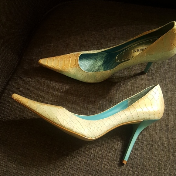 Shoes - Picture 2 of 2